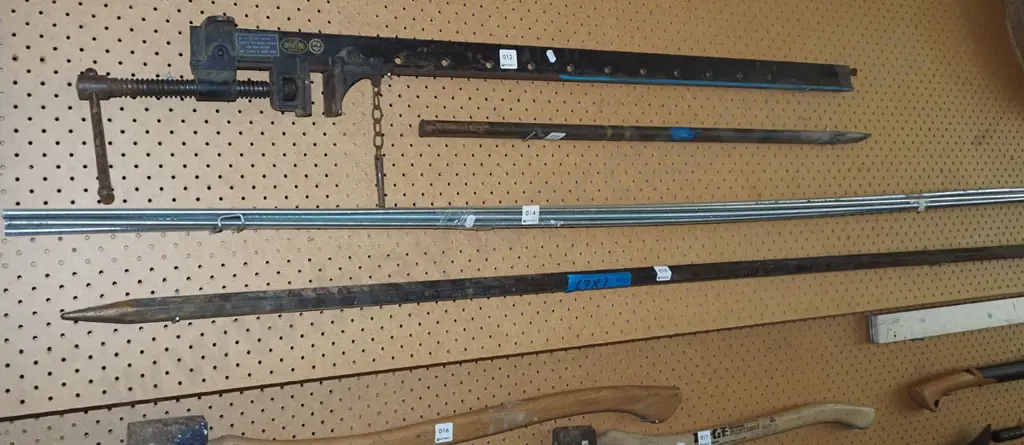 6x lengths of threaded rod L2000 Image 1++