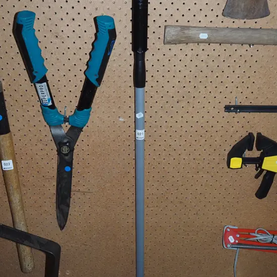 Raven long handled window squegee