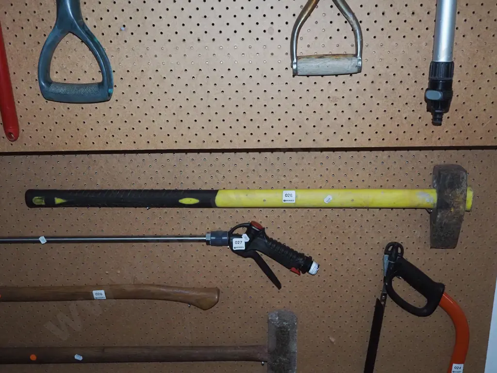 sledge hammer Image 1++