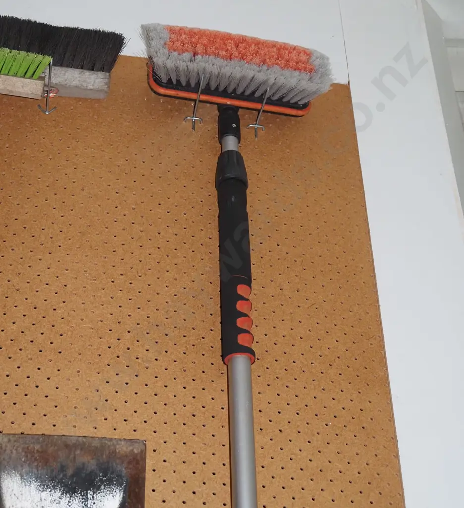 telescopic window brush Image 1++