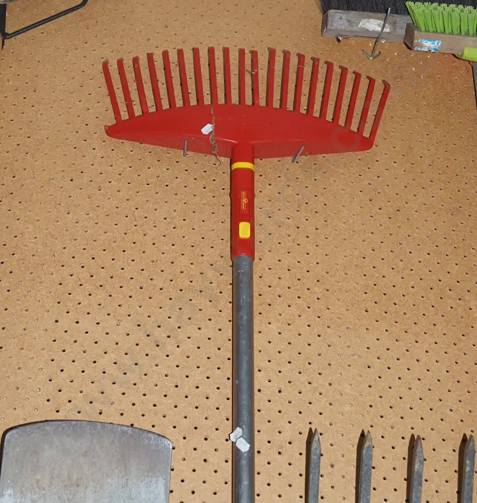 leaf rake Image 1++
