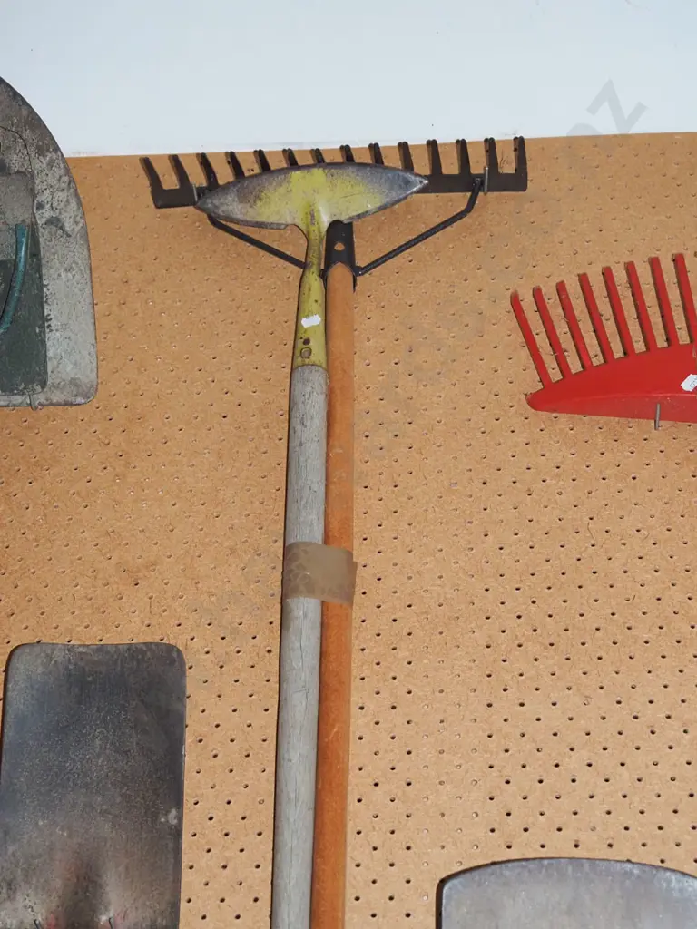 rake, aeroplane hoe Image 1++