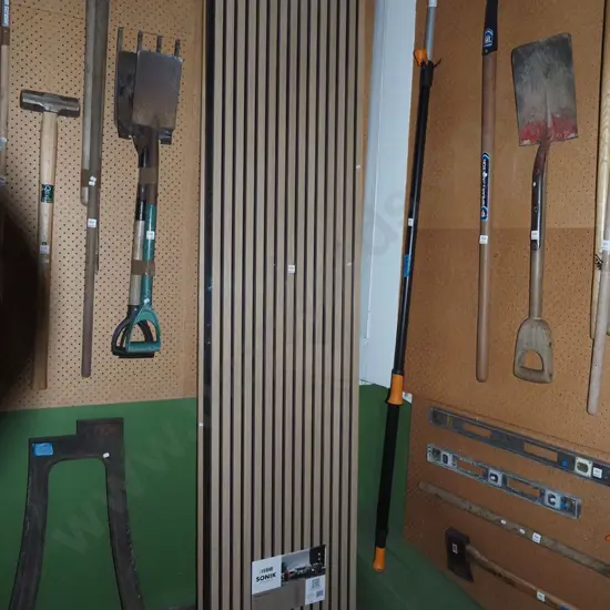 4x panels of Sonik wall linings H2400 W605