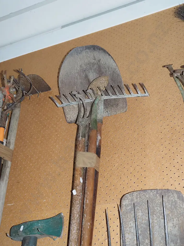 cultivator, hoe, rack, shovel Image 1++