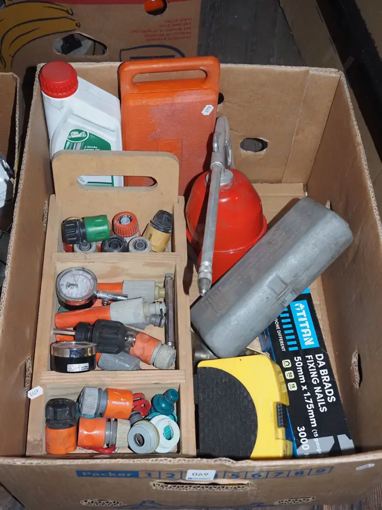 box; hose fittings, oil spray gun, tool sets etc Image 1++