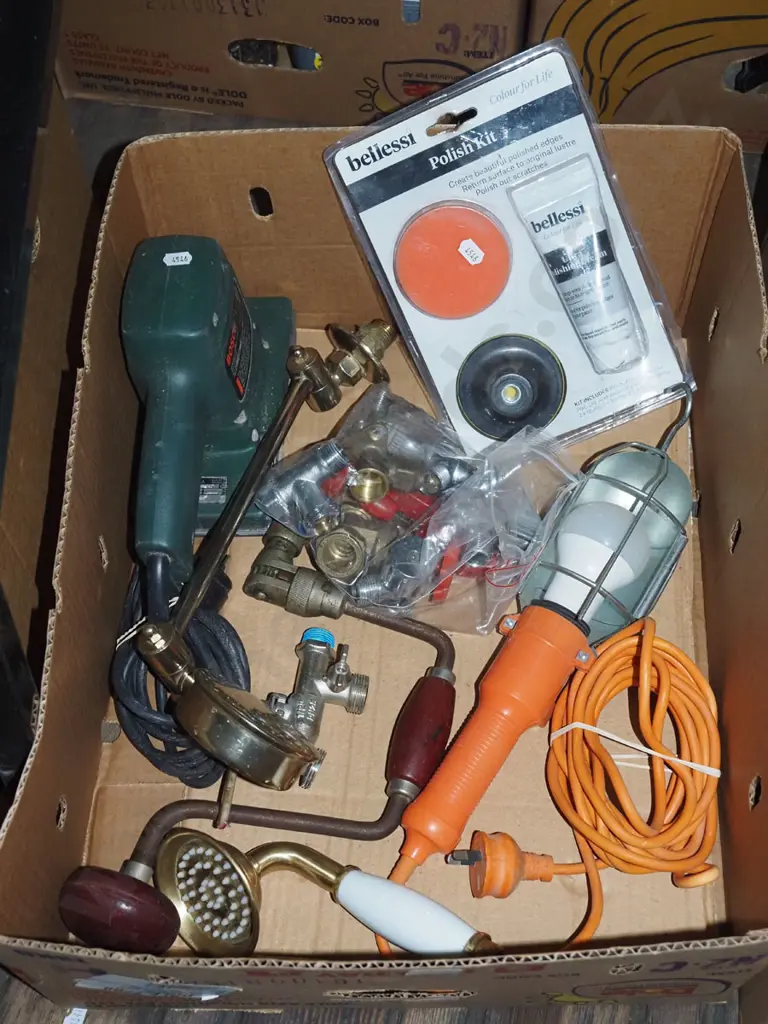 box; trouble light, plumbing fittings etc Image 1++