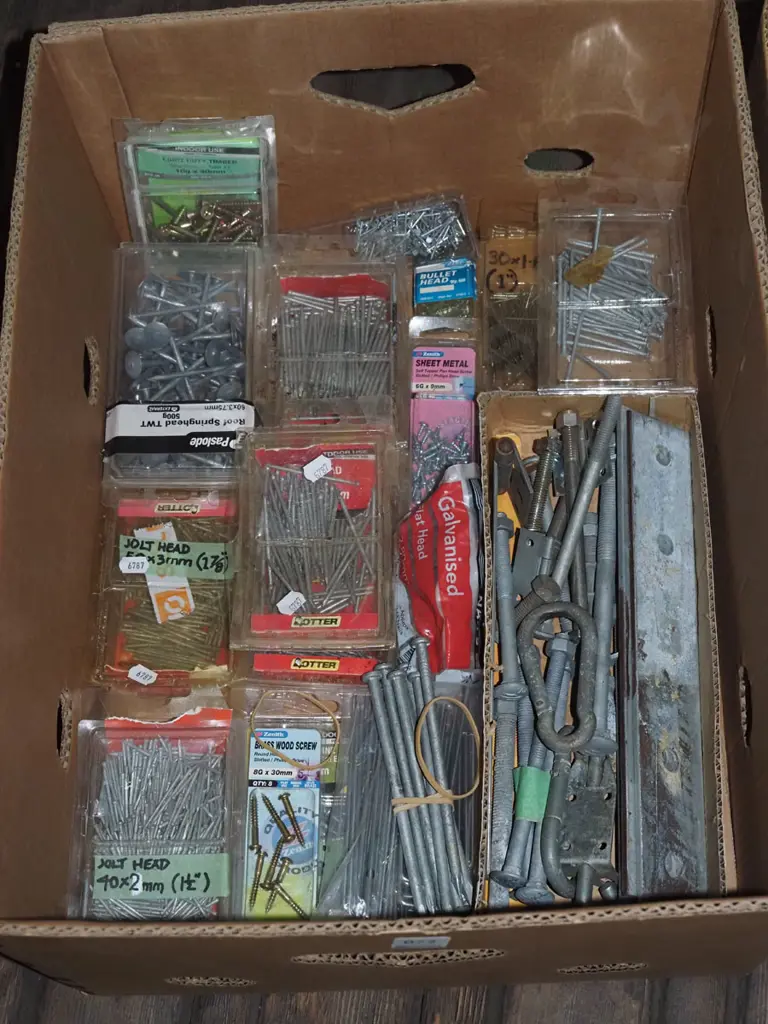 box of nails, screws, bolts etc Image 1++