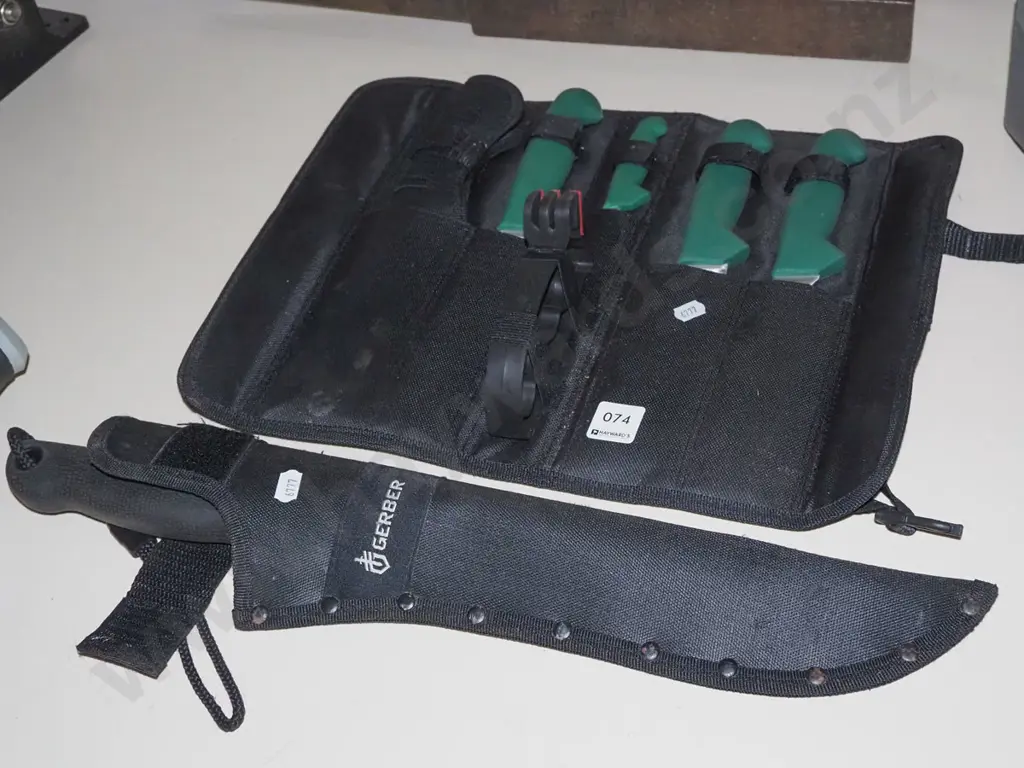 knife set, gerber hunting knife and sheath - tarnished blade Image 1++