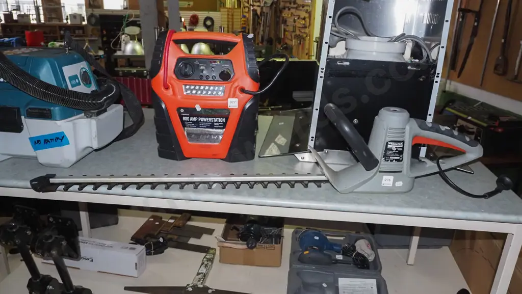 Predator corded hedge trimmers Image 1++