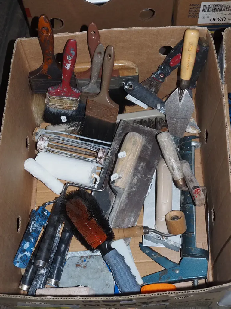 box; paint brushes, plaster's trowels, paint rollers etc Image 1++