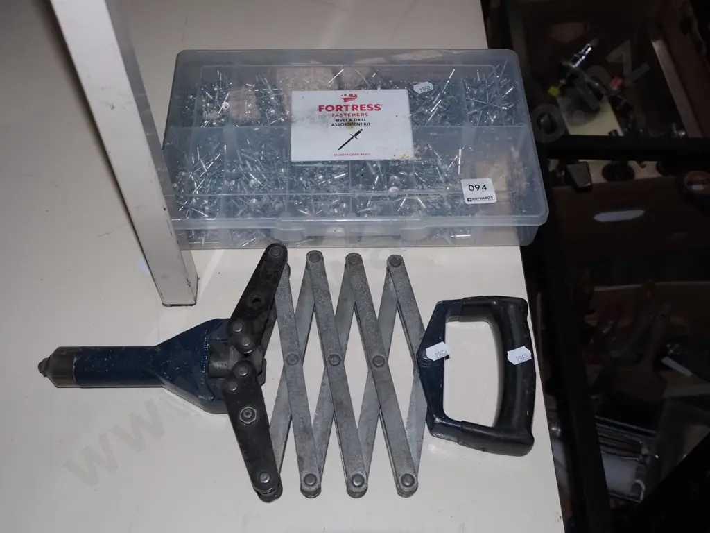 tong rivets, container of rivets Image 1++