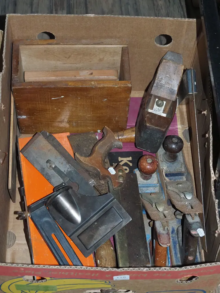 box; rusty hand planes, builder's square, saw etc Image 1++