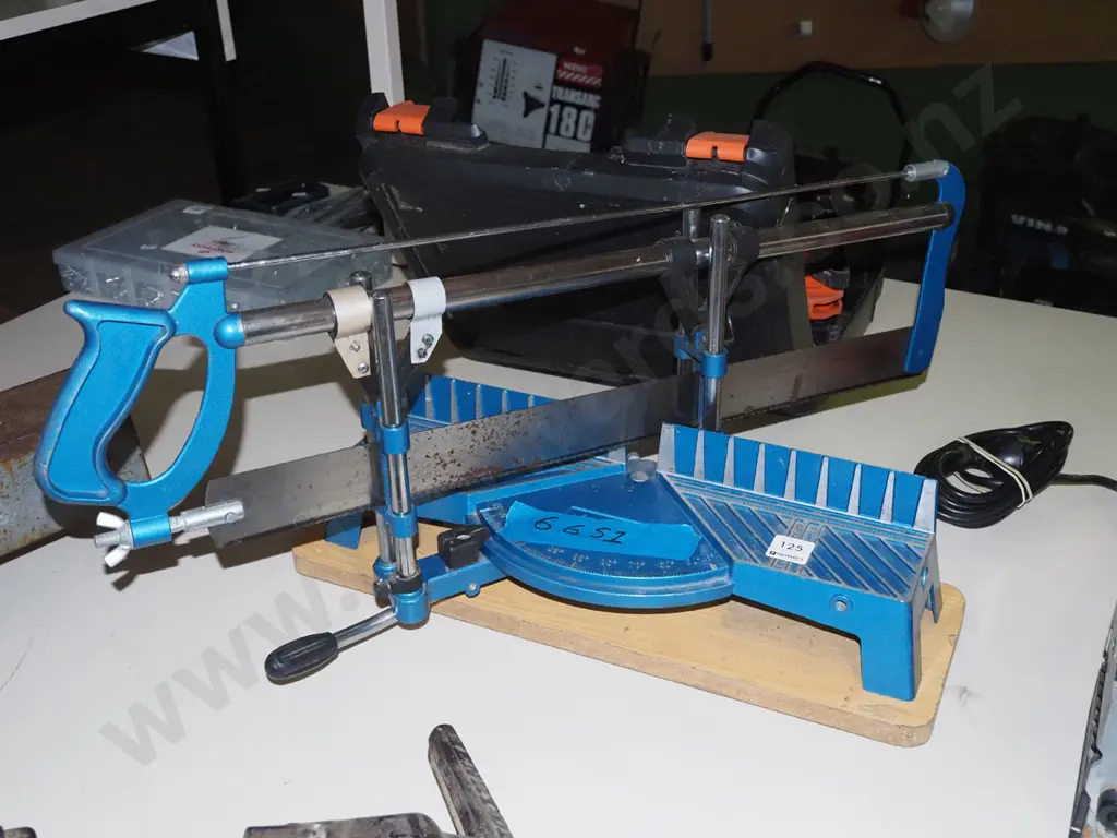 mitre box and saw Image 1++