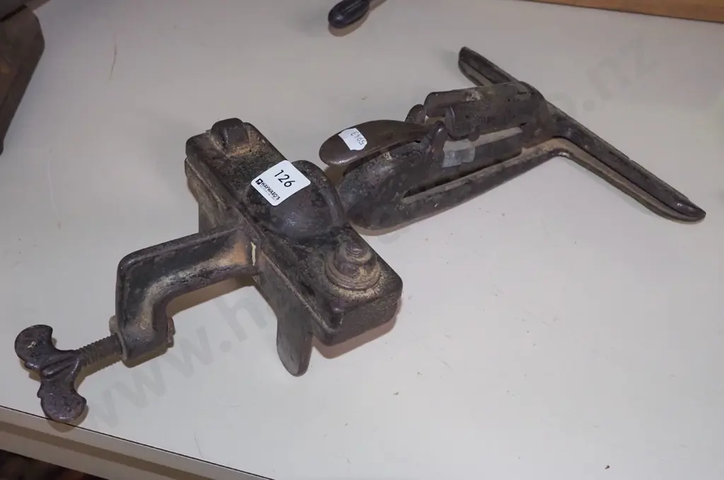 vintage saw clamp Image 1++