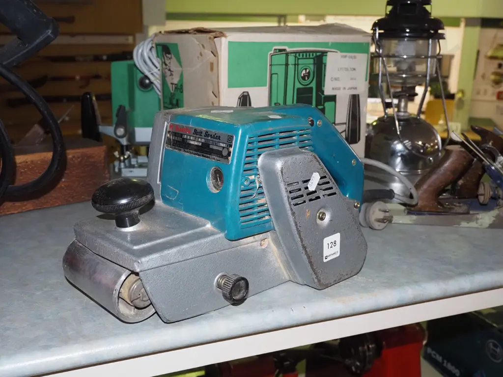 Makita belt sander Image 1++