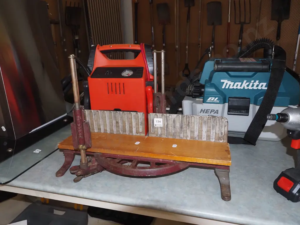 vintage mitre box Image 1++