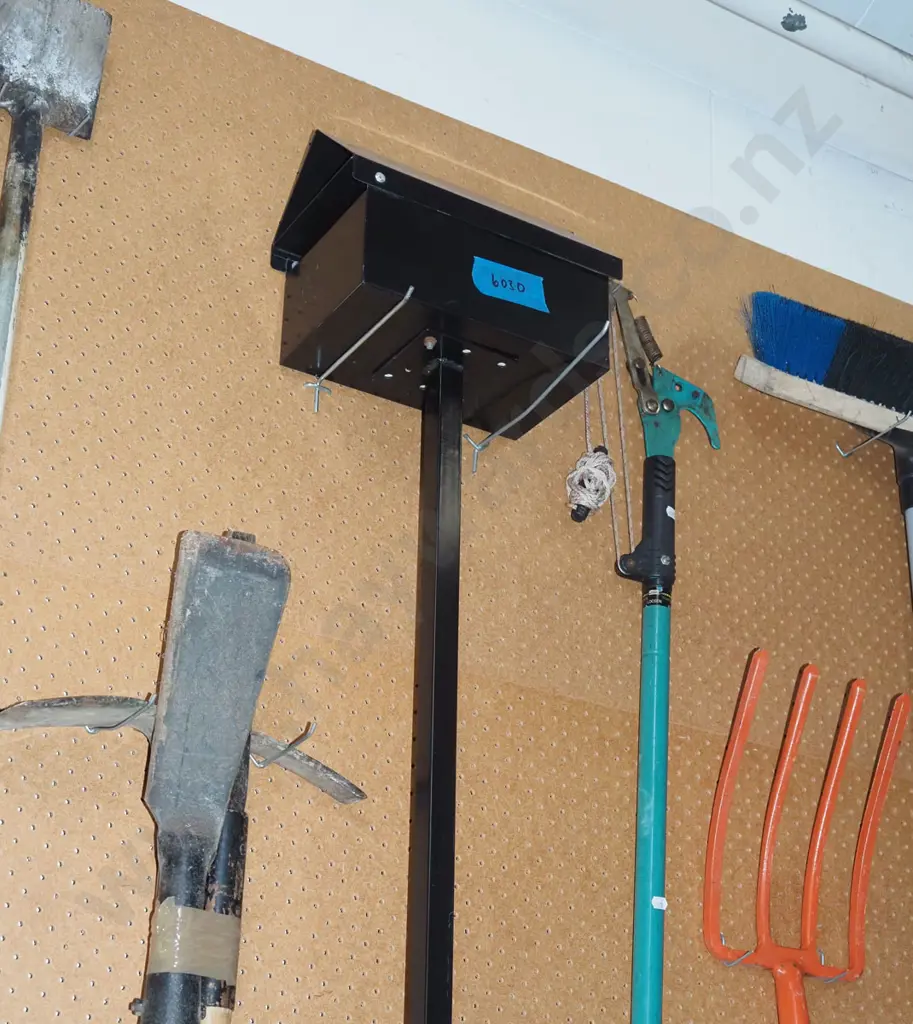 letter box on stand Image 1++