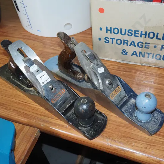 2x hand planes
