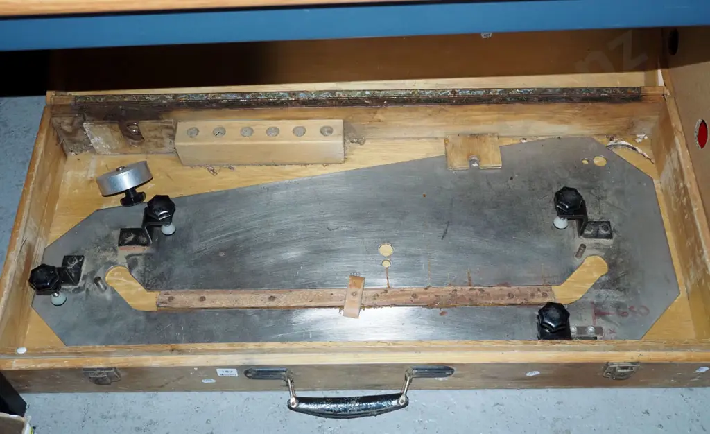 boxed metal jig/template Image 1++