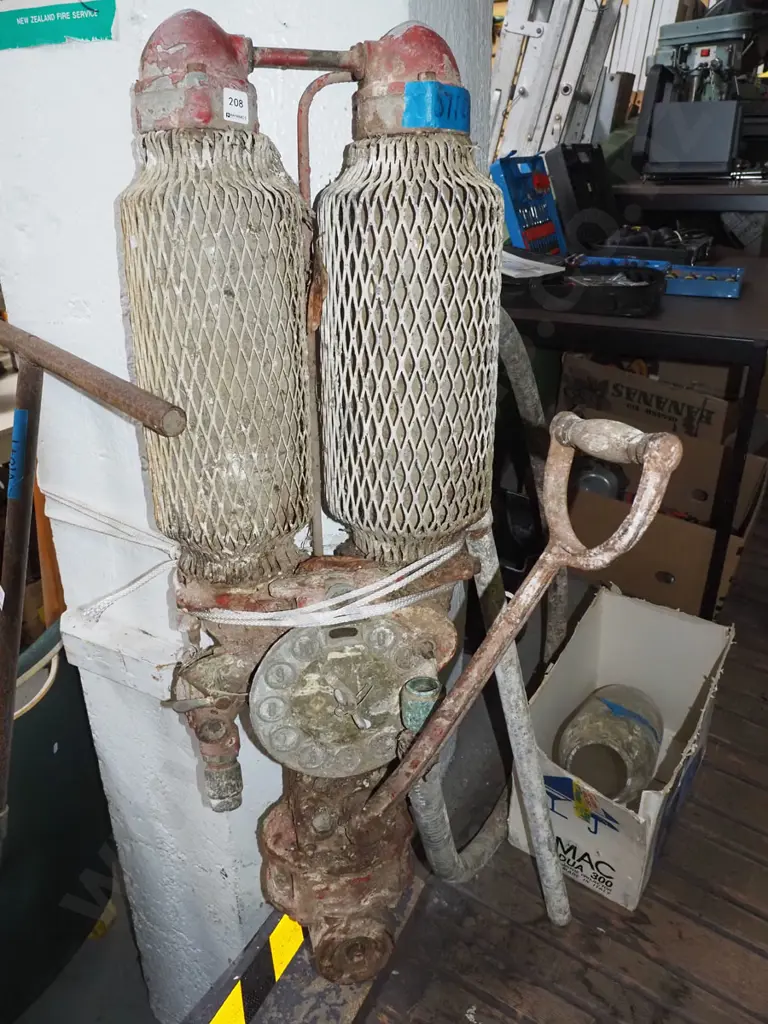 vintage hand cranked petrol pump Image 1++