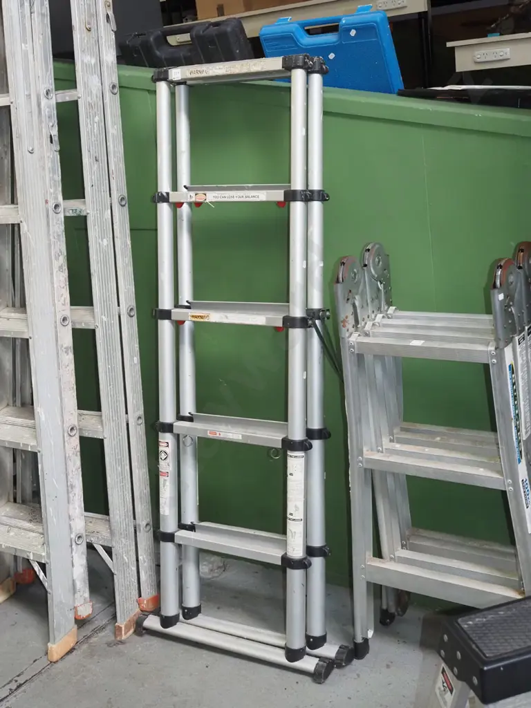 alloy telescopic adjustable ladder Image 1++