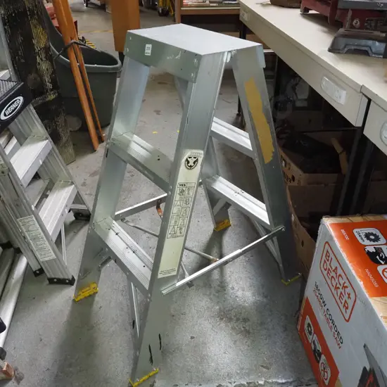 2 step aluminium ladder