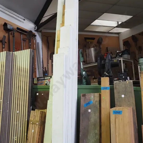 9x lengths of white painted tanalised timber 150x40 Tallest L3430