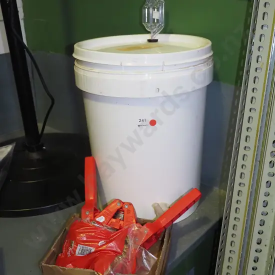 brewer's fermenter, brewing accessories - red dots