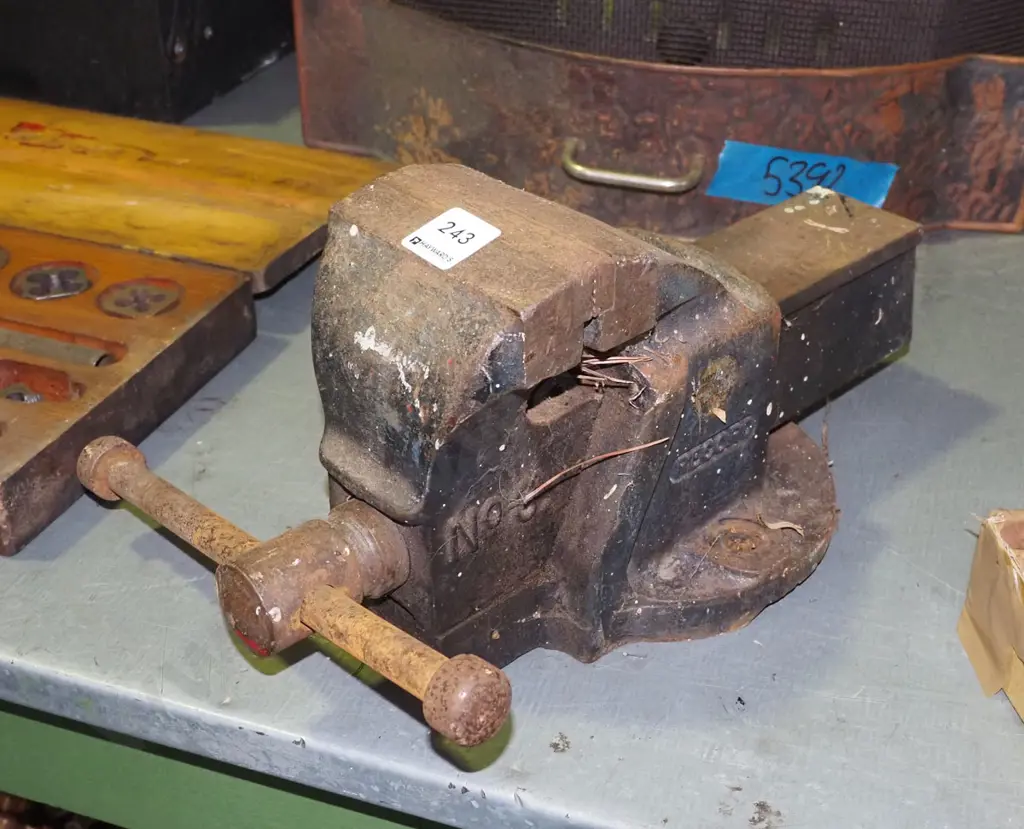 100mm Record engineer's vice Image 1++