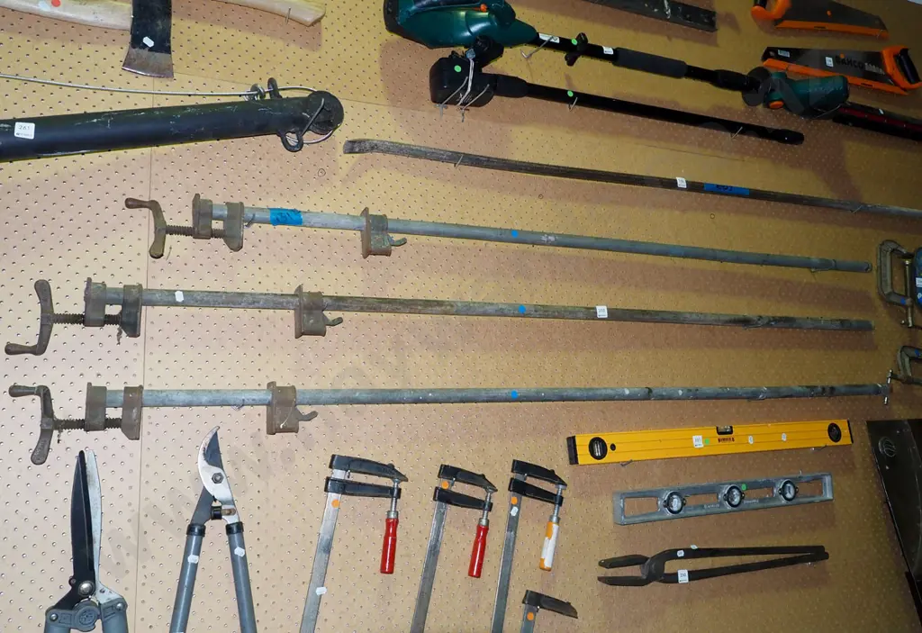 3x pipe clamps L1700 Image 1++