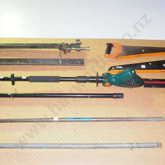 battery powered extending hedge trimmer with additional pole - green dots