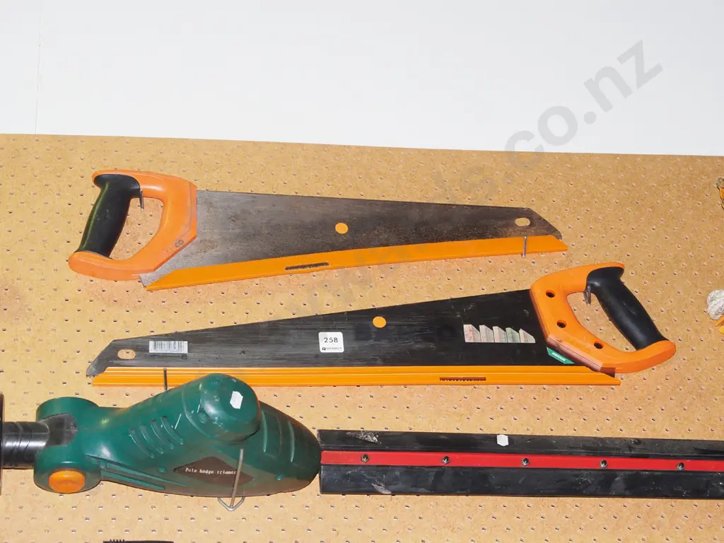 2x Bahco hand saws Image 1++