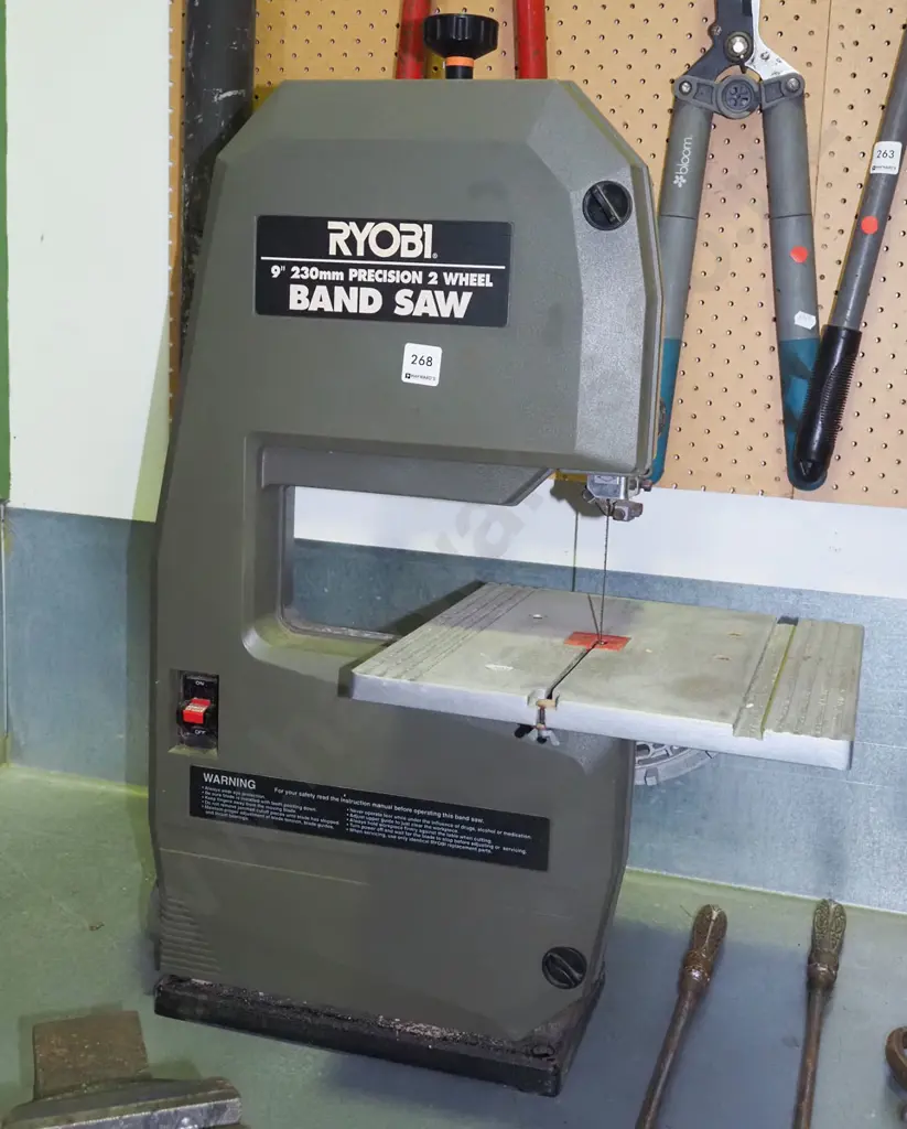 Ryobi 230mm band saw Image 1++