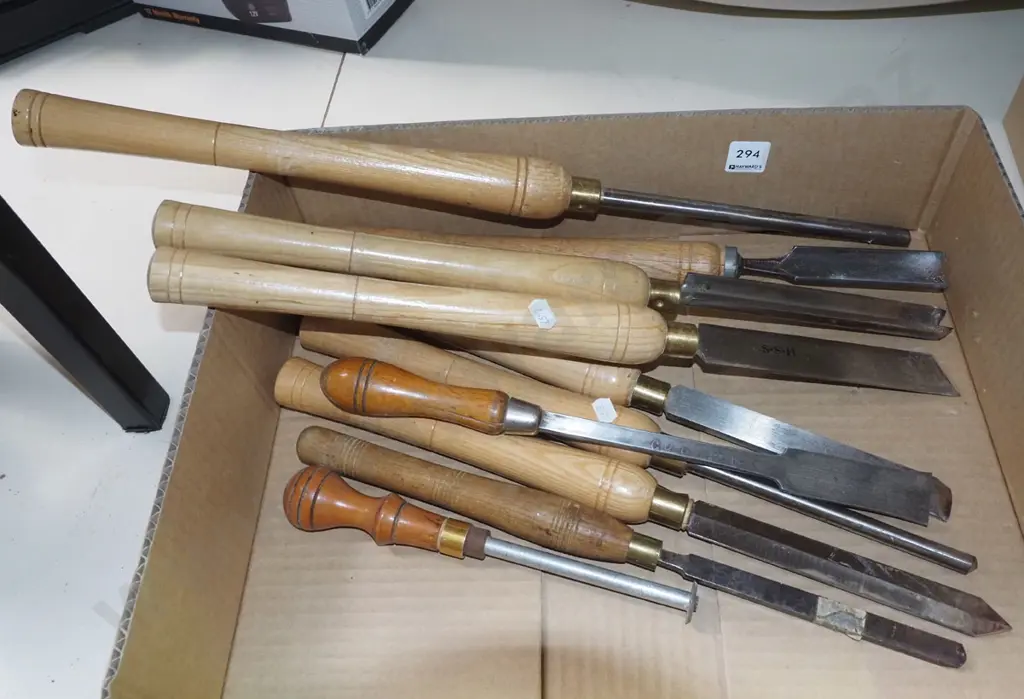 box of lathe chisels Image 1++