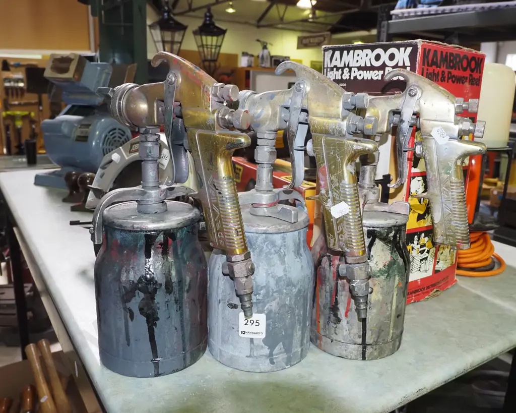 3x Well Made paint sprayers Image 1++