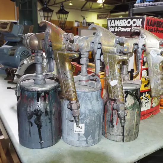 3x Well Made paint sprayers