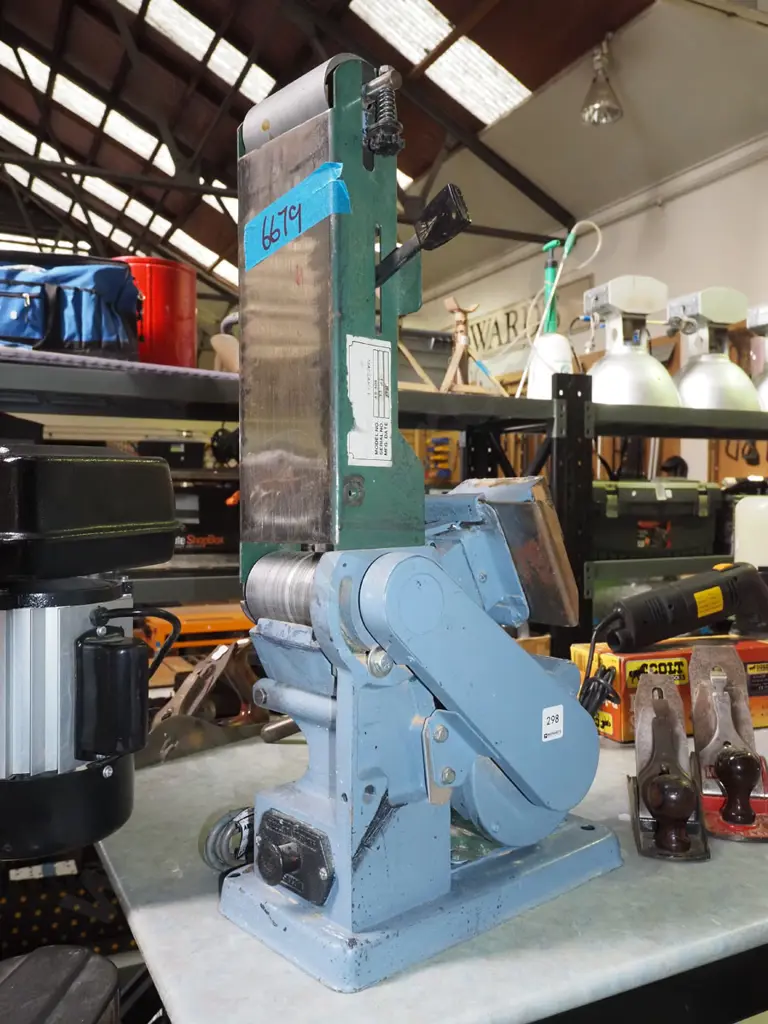 wall mounted belt sander Image 1++