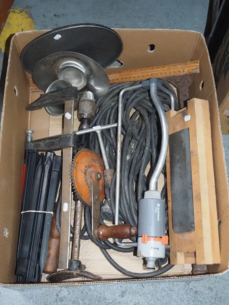 box; extension cords, F clamp, egg beater drill etc Image 1++