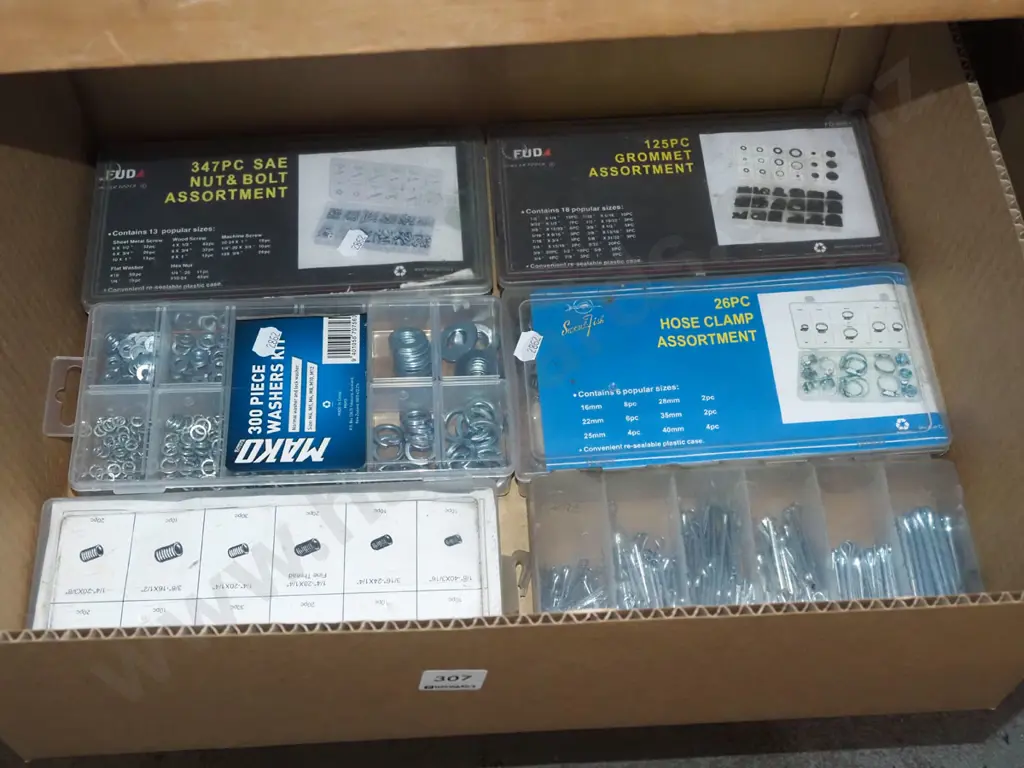 box; hose clamps, split pins, washers etc Image 1++