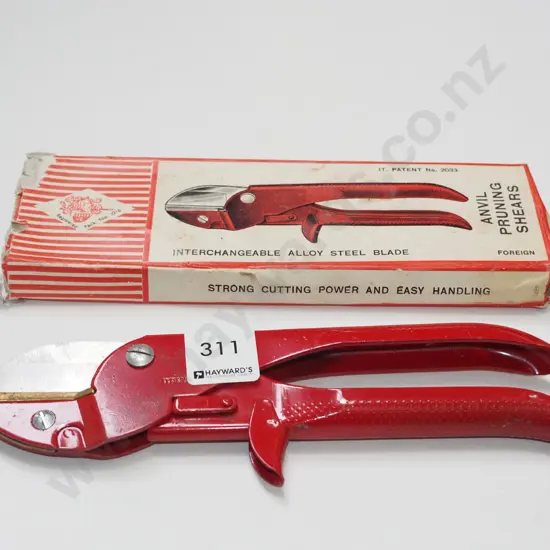 Anvil pruning shears and box
