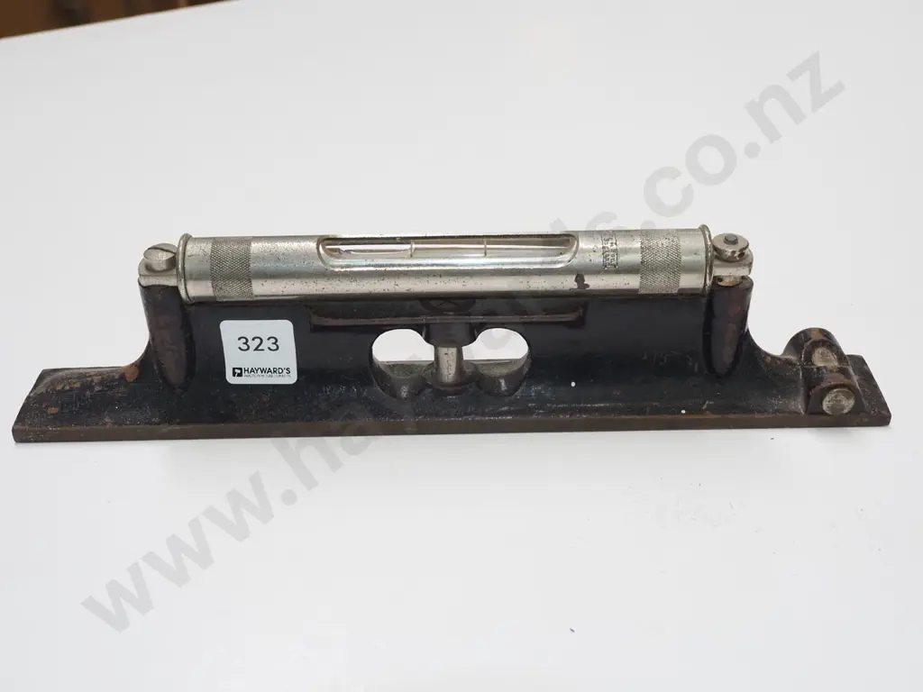 engineer's spirit level Image 1++