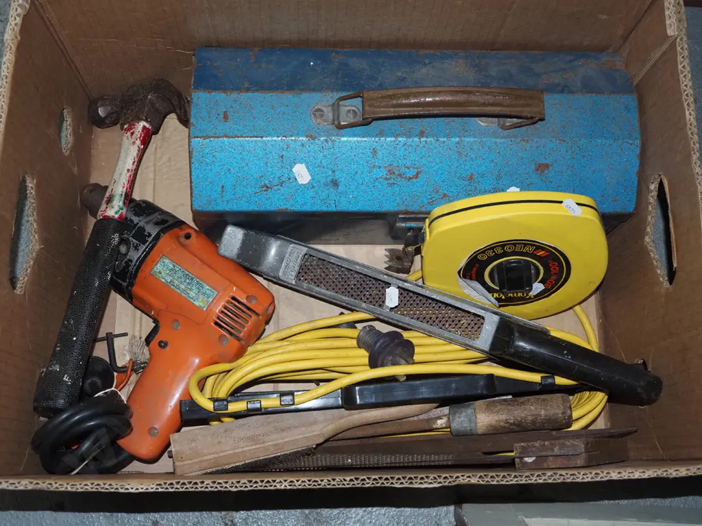 box; extension cords, drill, tape measure etc Image 1++