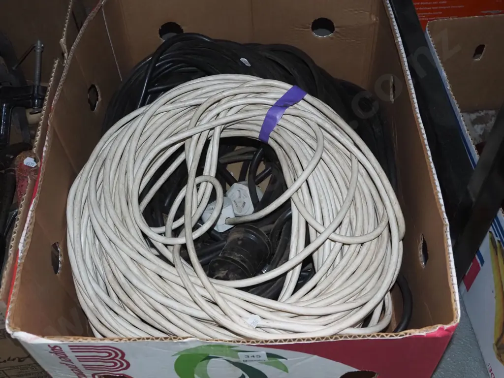 box; extension cords Image 1++