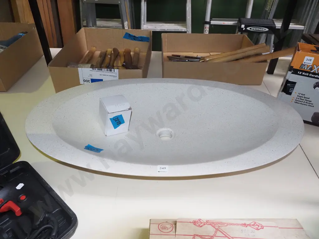 designer bathroom sink and plug W850 Image 1++