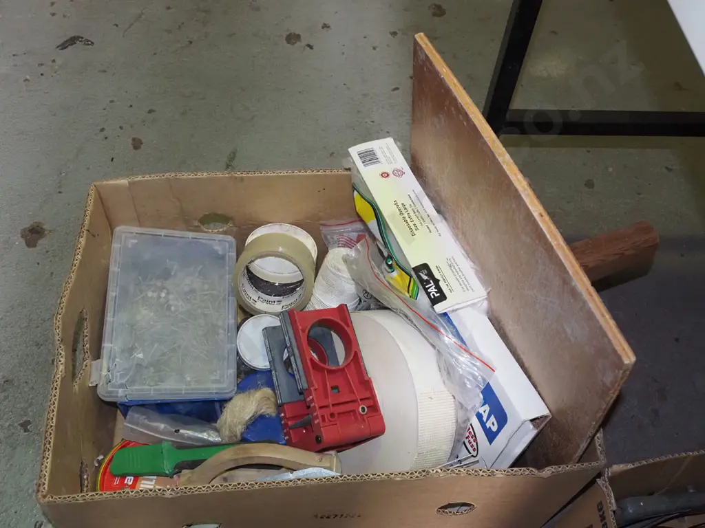 box; nails, string, plastic protection sheets etc Image 1++