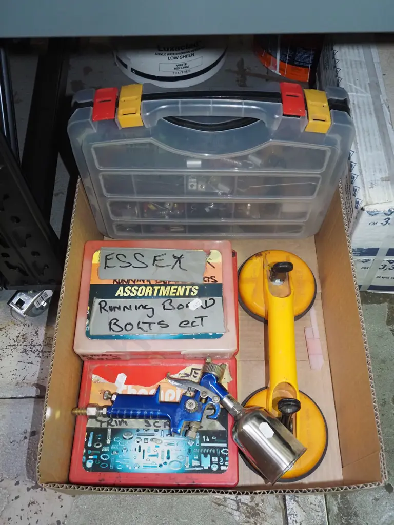 box; plastic organisers, nuts, bolts etc Image 1++