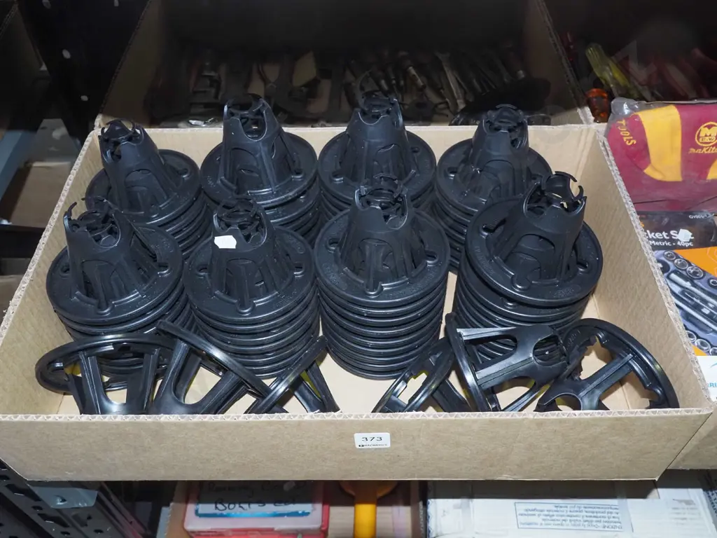 box; plastic re-bar chairs Image 1++