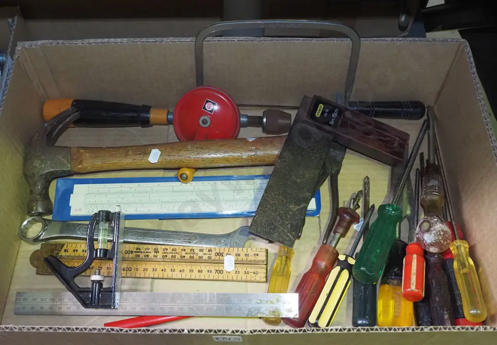 box; screwdrivers, slide rule, hammer, square etc Image 1++