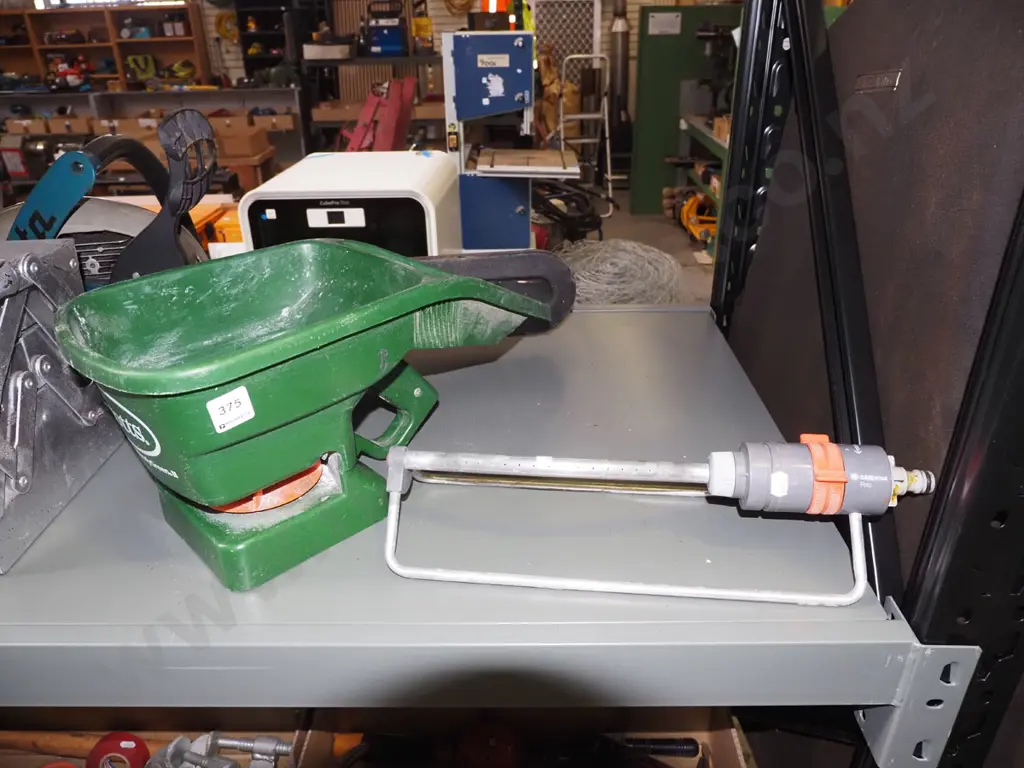 garden sprinkler, hand held fertiliser spreader Image 1++