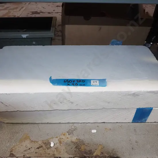 2x pieces of Oamaru stone 650x290 D90